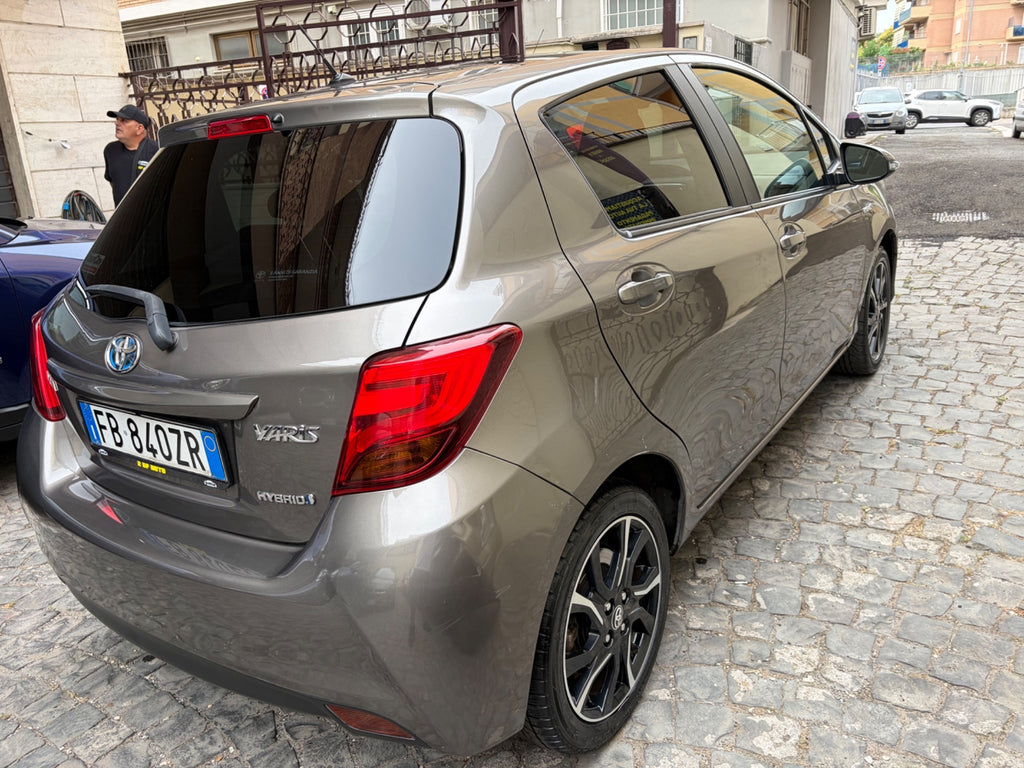 Toyota Yaris HYBRID CON TETTO PANORAMICO E CAMBIO AUTOMATICO