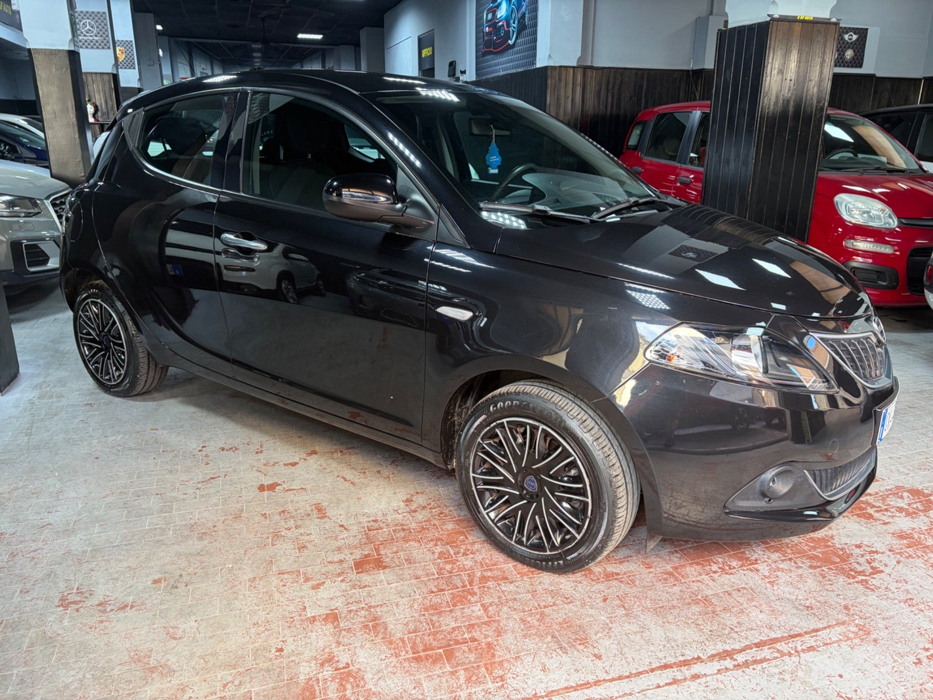 Lancia Ypsilon 1.0 FireFly 5 porte S&S Hybrid Gold