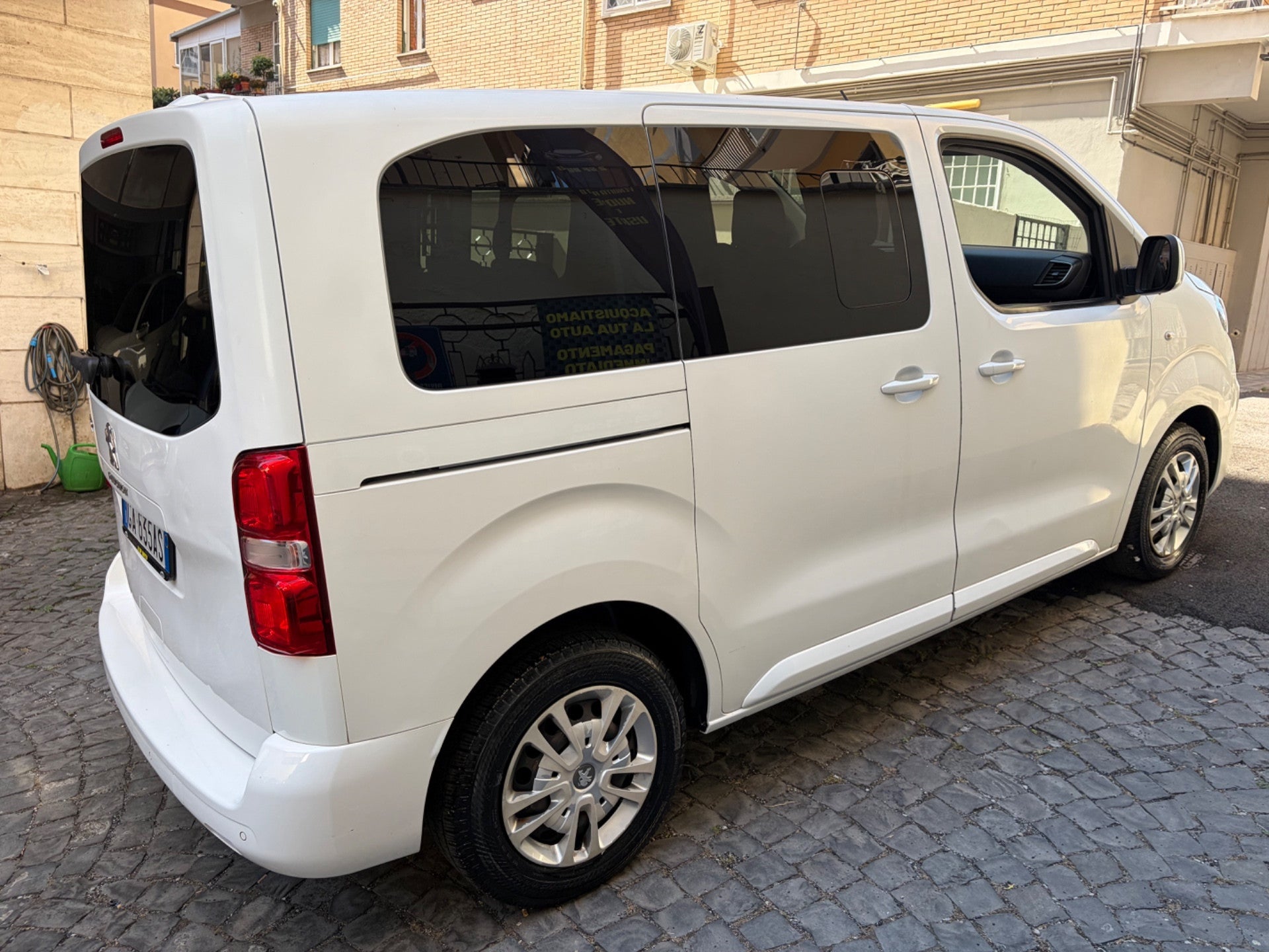 Peugeot Traveller BlueHDi 120 S&S Compact Business