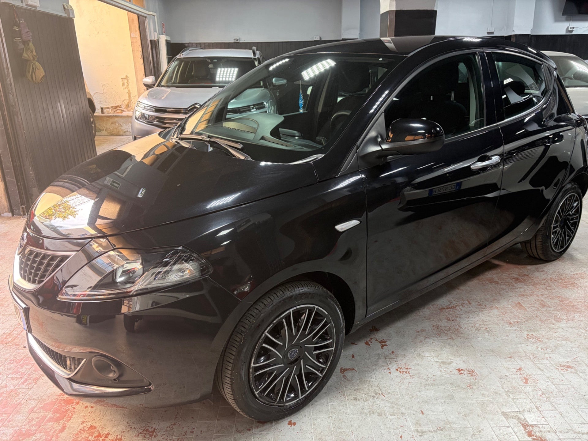 Lancia Ypsilon 1.0 FireFly 5 porte S&S Hybrid Gold
