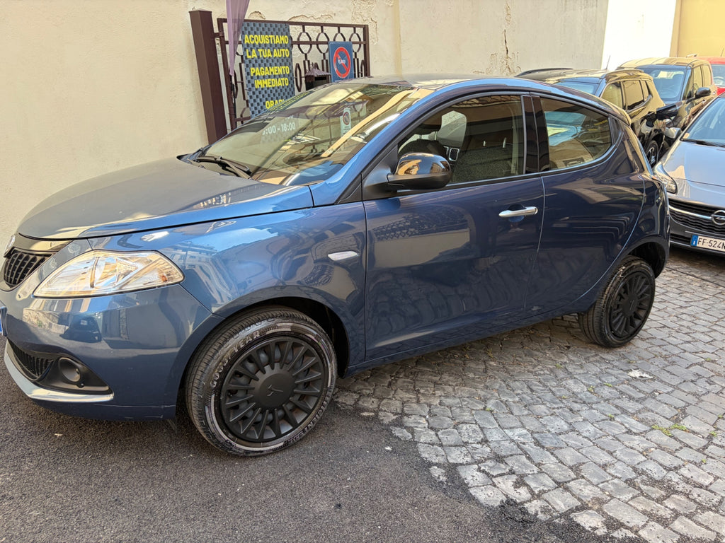 Lancia Ypsilon 1.0 FireFly 5 porte S&S Hybrid Alberta Ferretti
