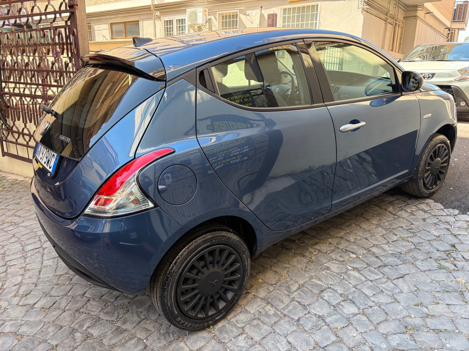 Lancia Ypsilon 1.0 FireFly 5 porte S&S Hybrid Alberta Ferretti