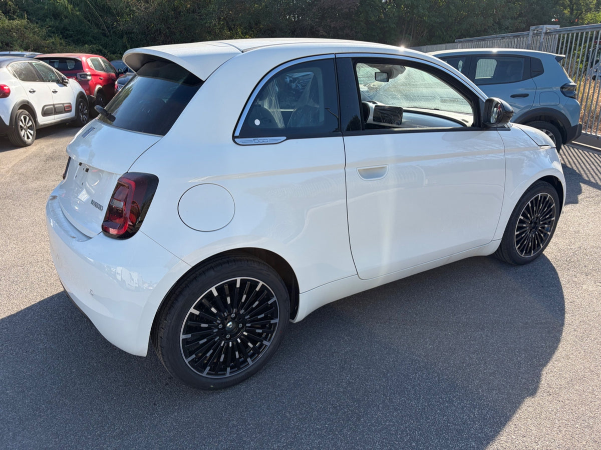 Fiat 500 Berlina Hybrid Icon