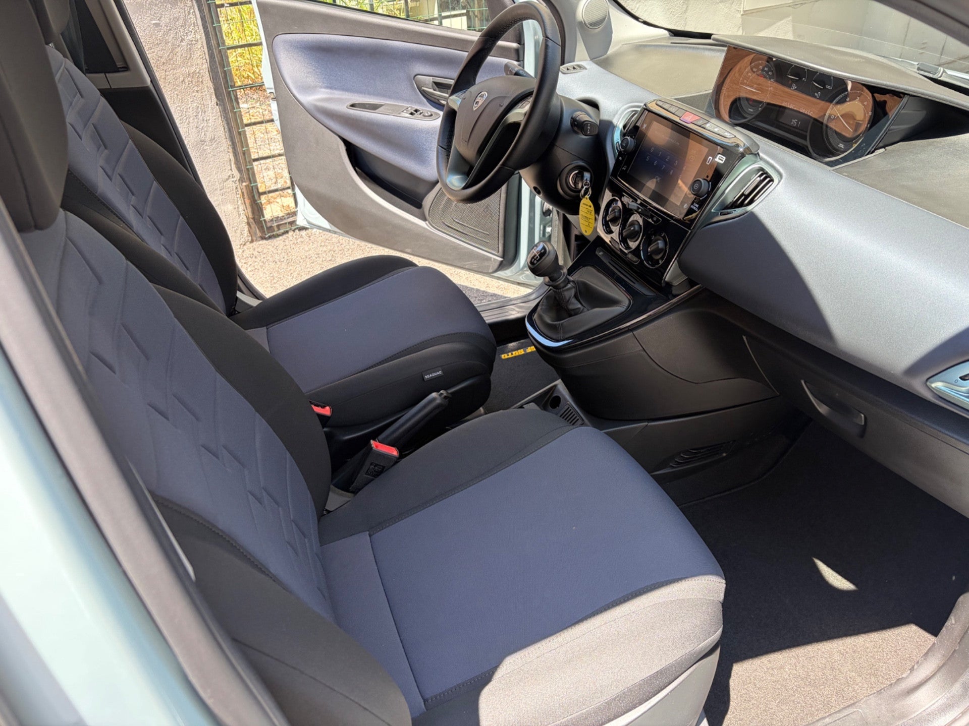 Lancia Ypsilon 1.0 FireFly 5 porte S&S Hybrid Gold Plus
