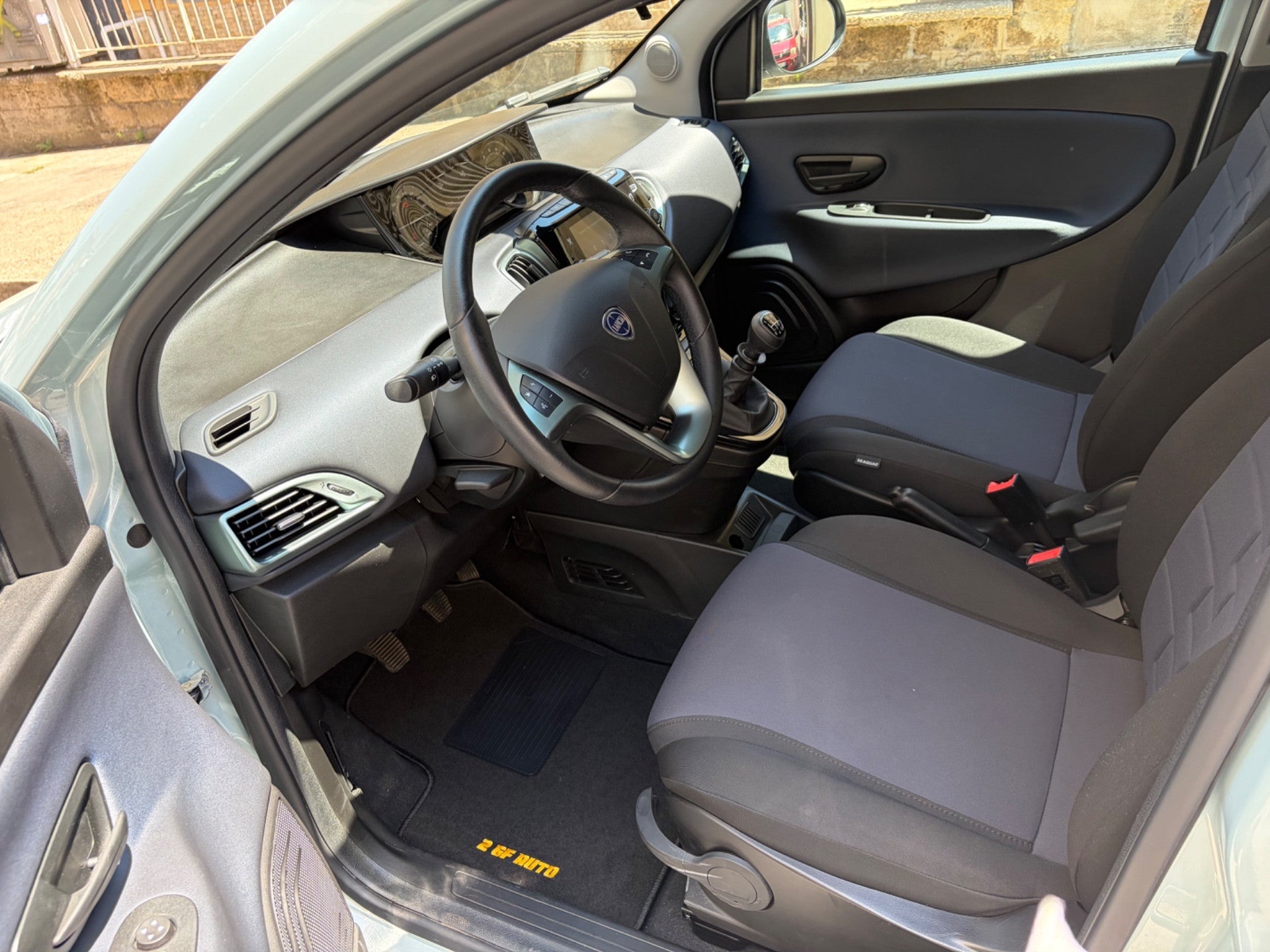 Lancia Ypsilon 1.0 FireFly 5 porte S&S Hybrid Gold Plus