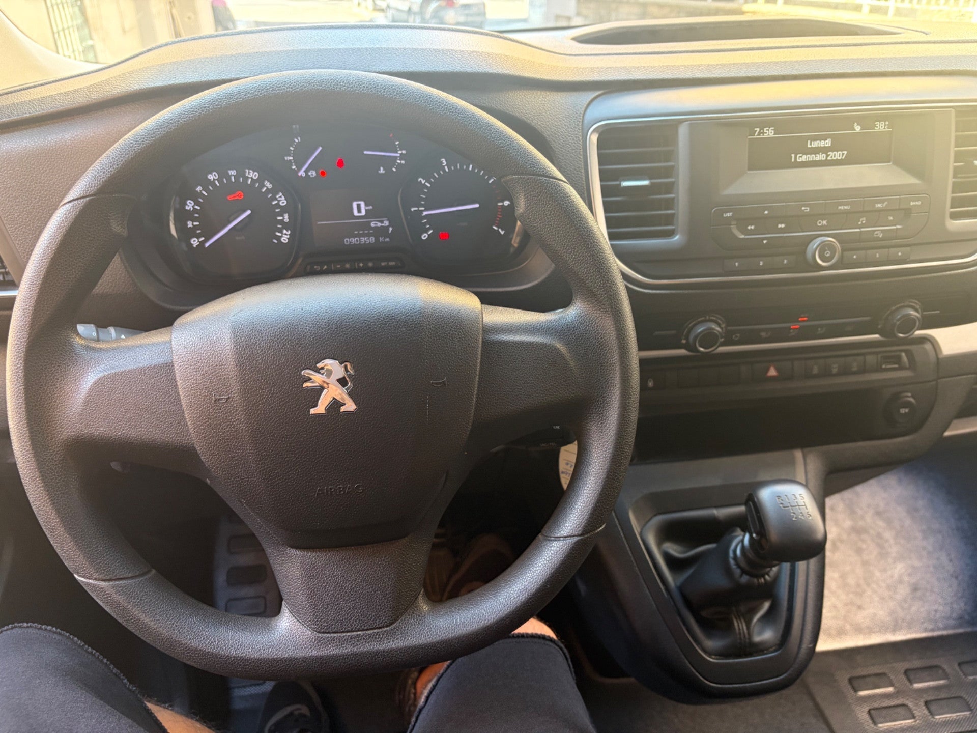 Peugeot Traveller BlueHDi 120 S&S Compact Business