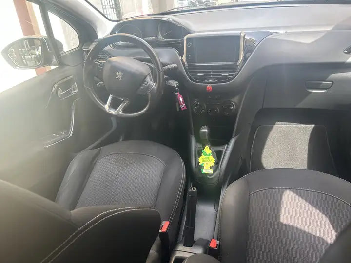 Peugeot 208 I 2015 5p 1.6 bluehdi Allure 75cv