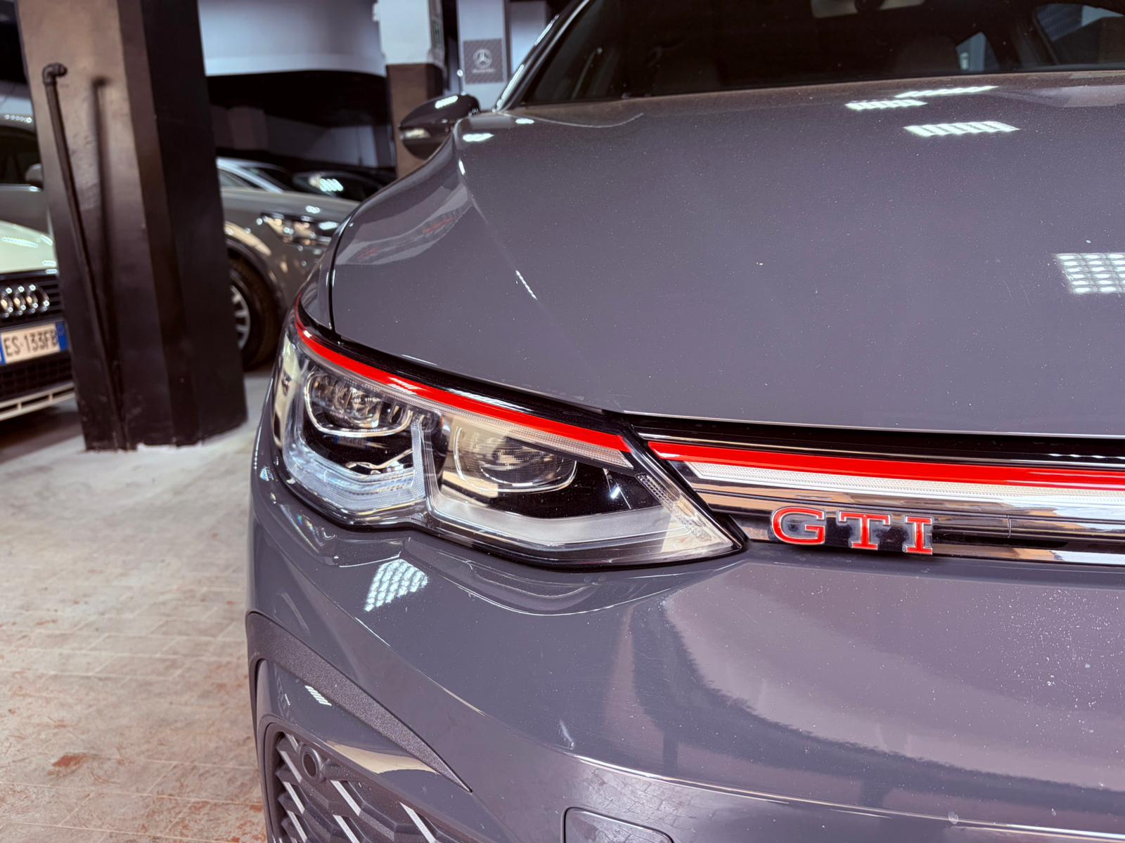 Volkswagen Golf GTI 2.0 TSI DSG